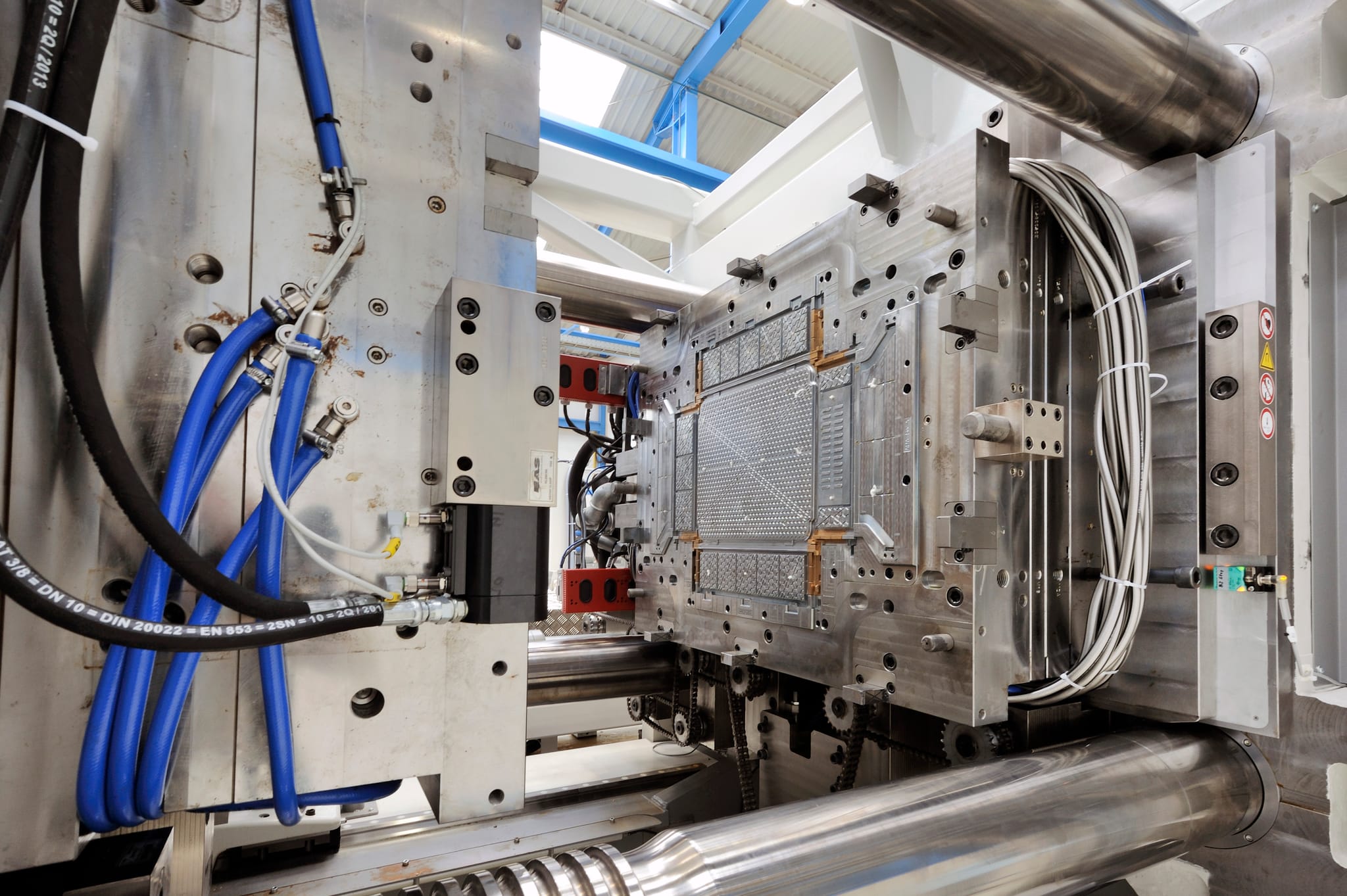 Maxnext GmbH setzt Maßstäbe im Spritzguss Online für schnelle Prototypenproduktion