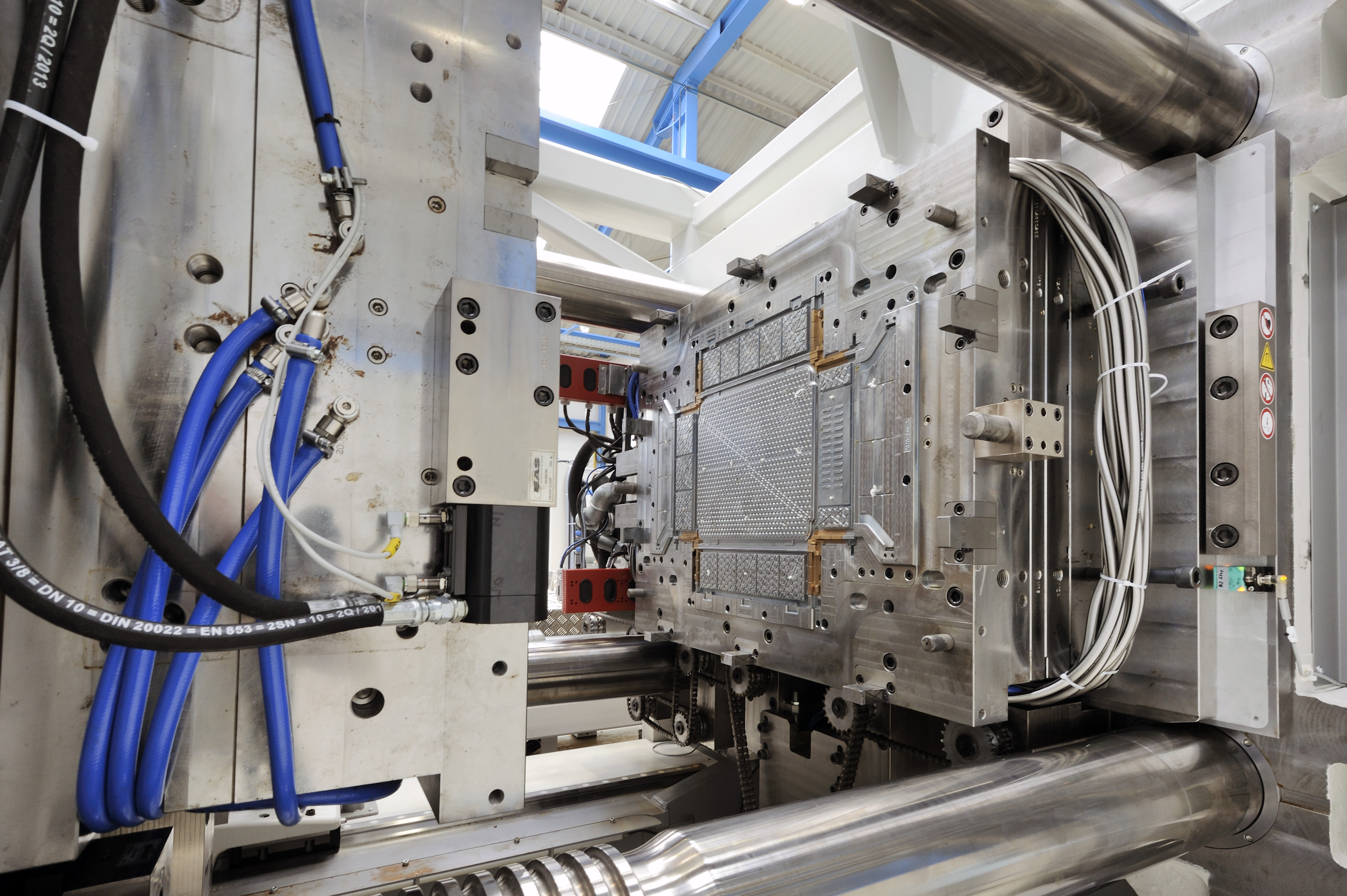 Maxnext GmbH setzt Maßstäbe im Spritzguss Online für schnelle Prototypenproduktion