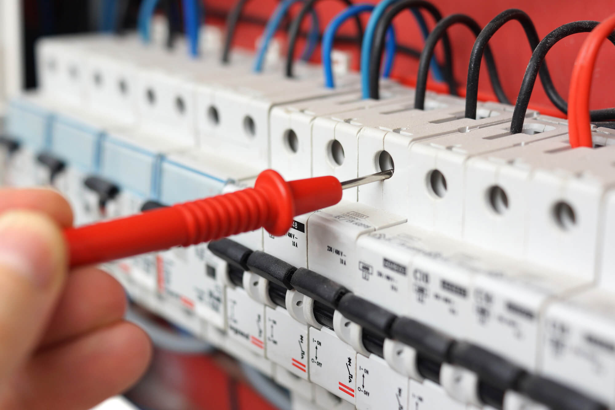 Mit meister-job findest du einen Elektriker in der Nähe für jedes Projekt